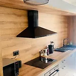 Modern With Fireplace & Stylish Kitchen Apartment *