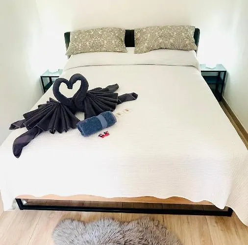 Appartement Modern With Fireplace & Stylish Kitchen *